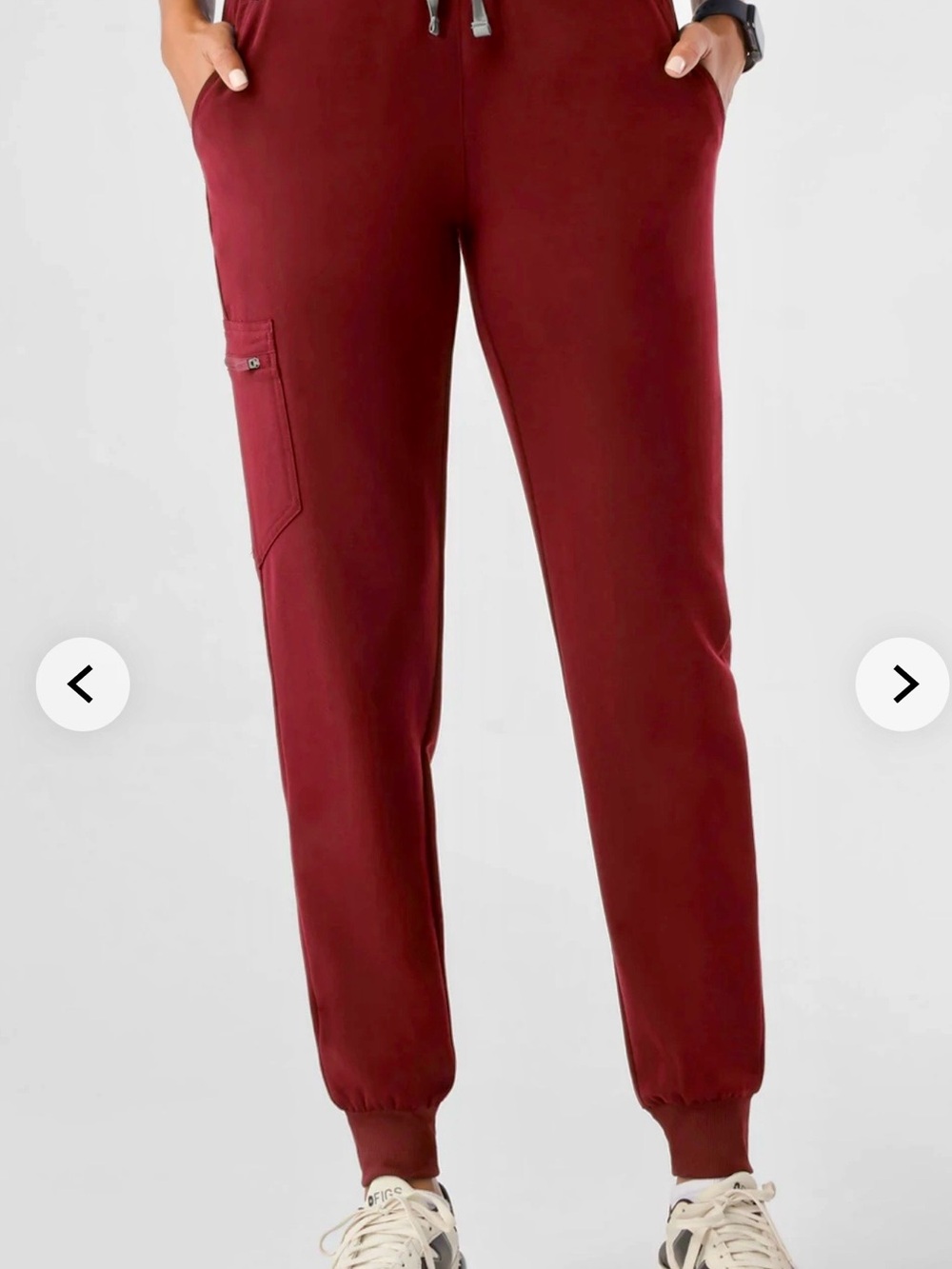 Women’s FIGS Zamora scrub joggers, size M